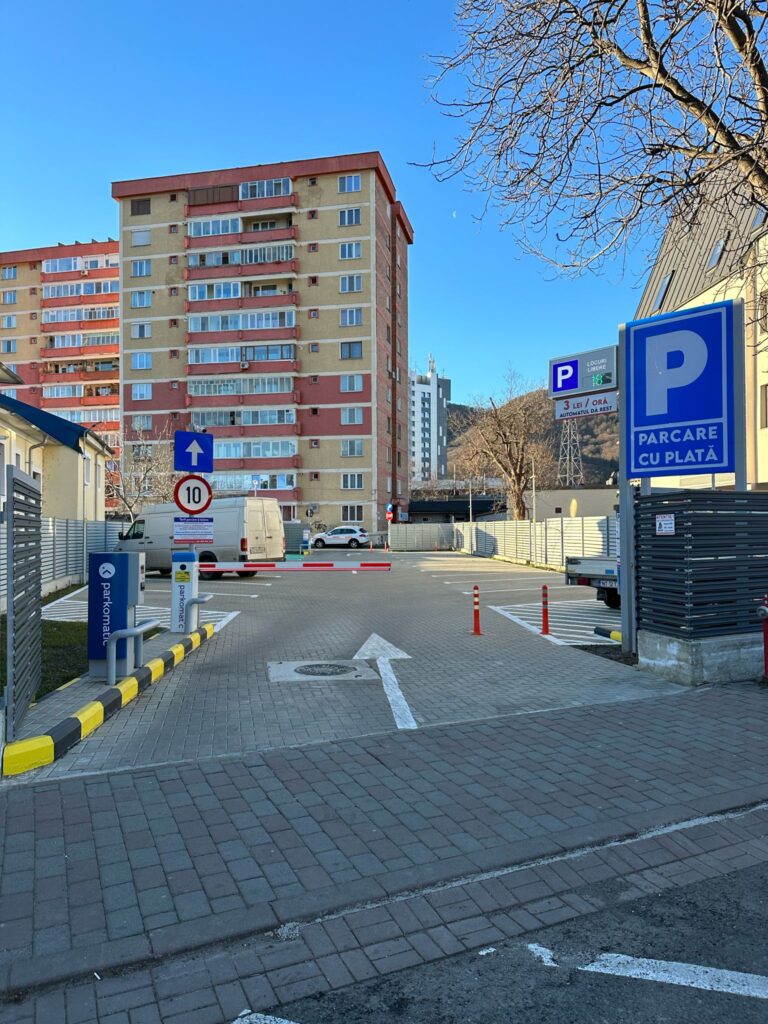 intrare parcare piatra neamt victoria parking - bariera